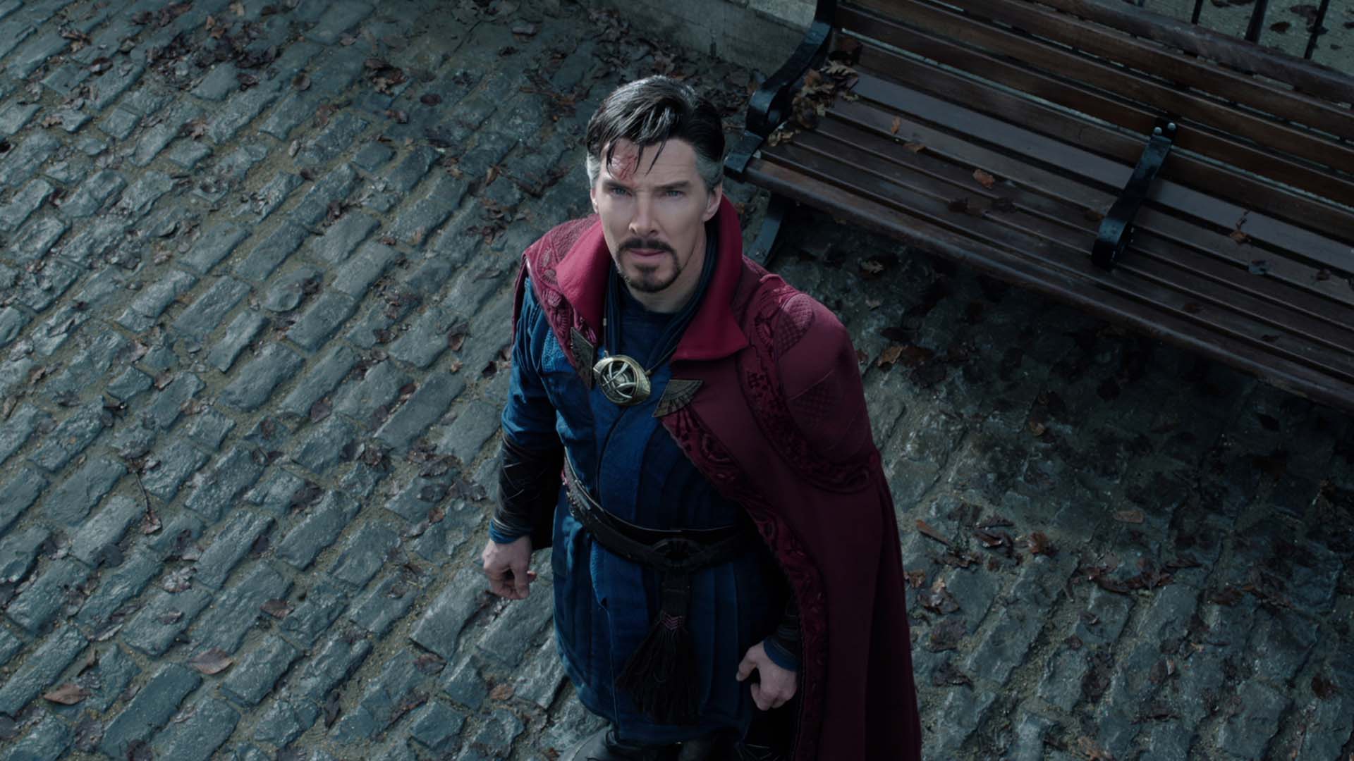     Doktor Strange 2 nadal niepokonany w box office. Downton Abbey 2 depcze mu po piętach